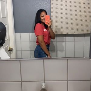 Meet your Posher, Auji